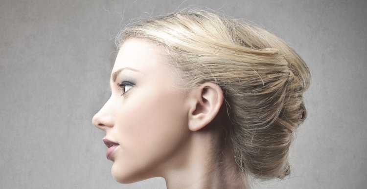 Женская голова в профиль