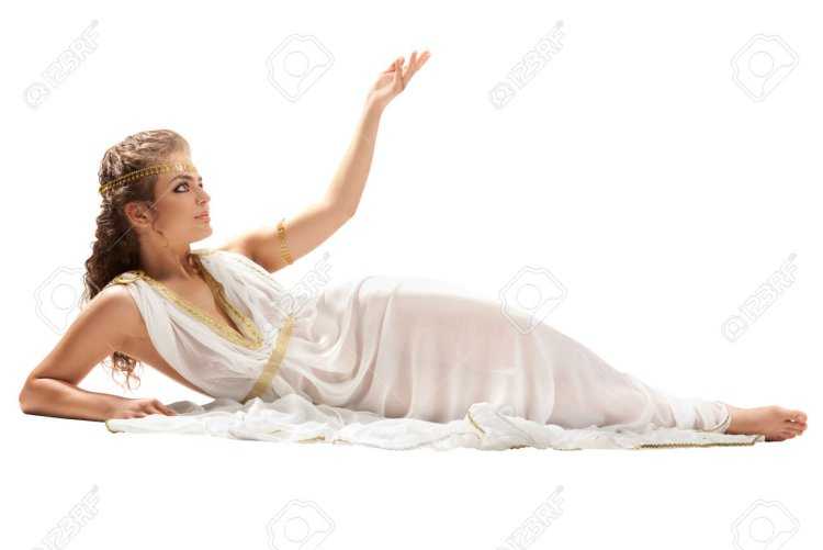 Богиня лежит