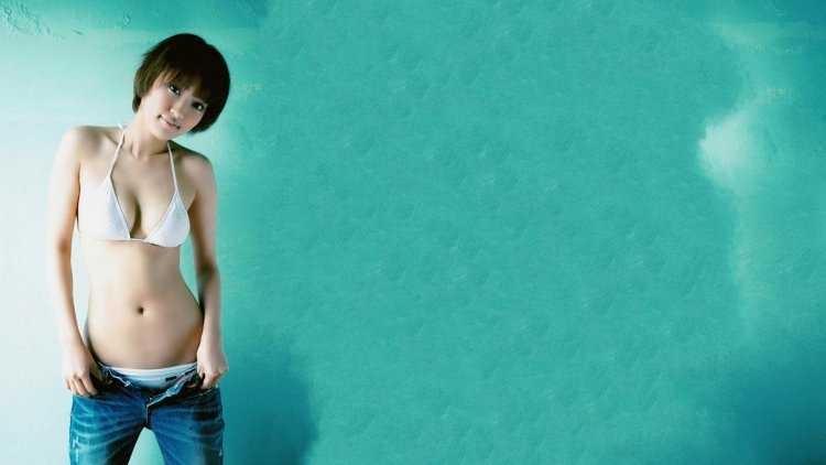 Азиатские девушки бикини широкоформатные обои