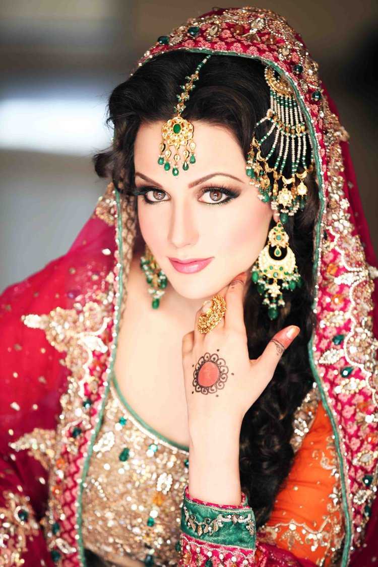 Индианка портрет с мудрой