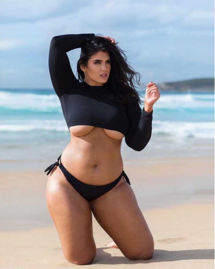 Модель Amirah Dyme