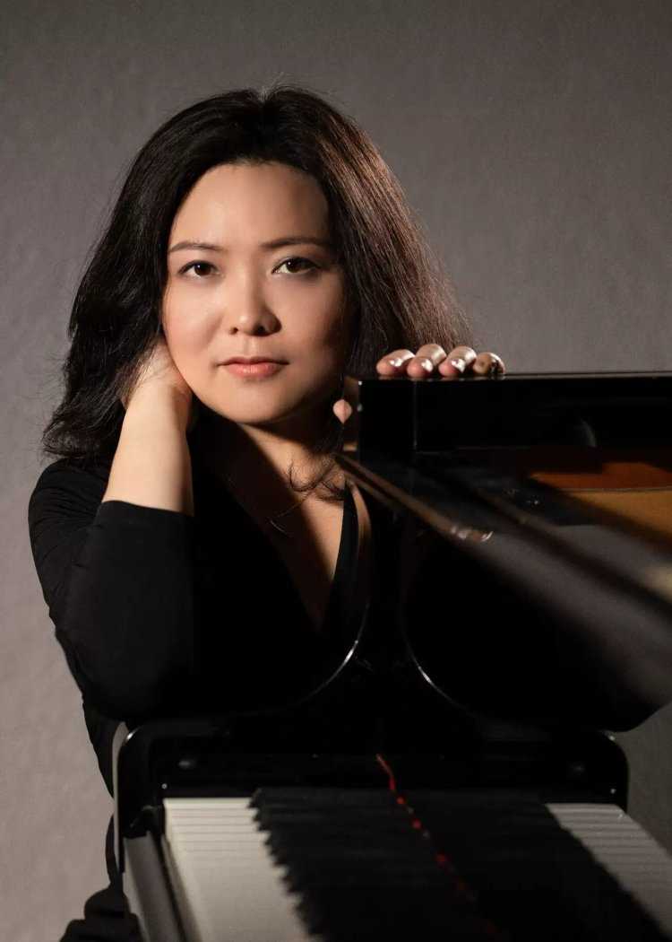 Пианистка Кенчешаова