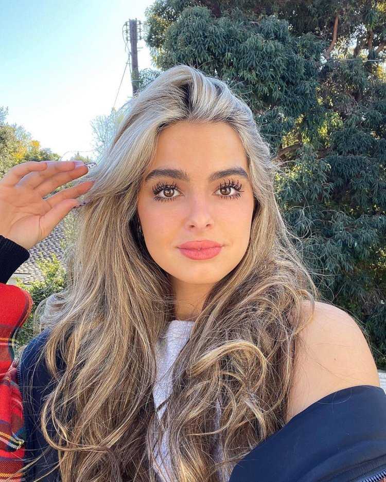 Селеста пародирует звезд инстаграмма