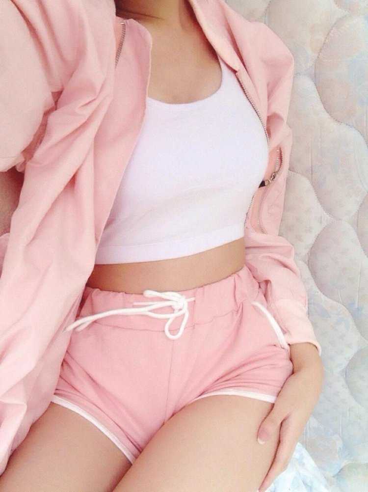 Розовая одежда для девушек Эстетика