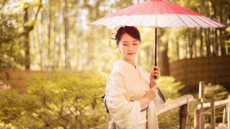 Японка с зонтиком