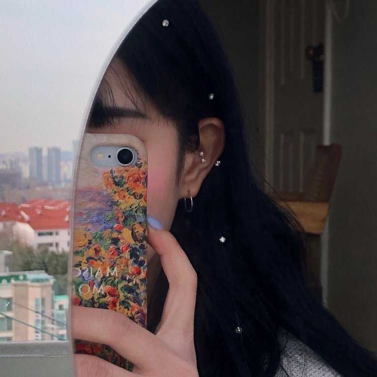 Кореянки селфи в зеркале