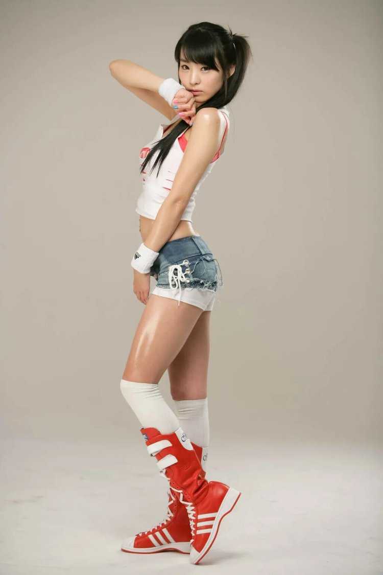 Азиатские девушки в полный рост