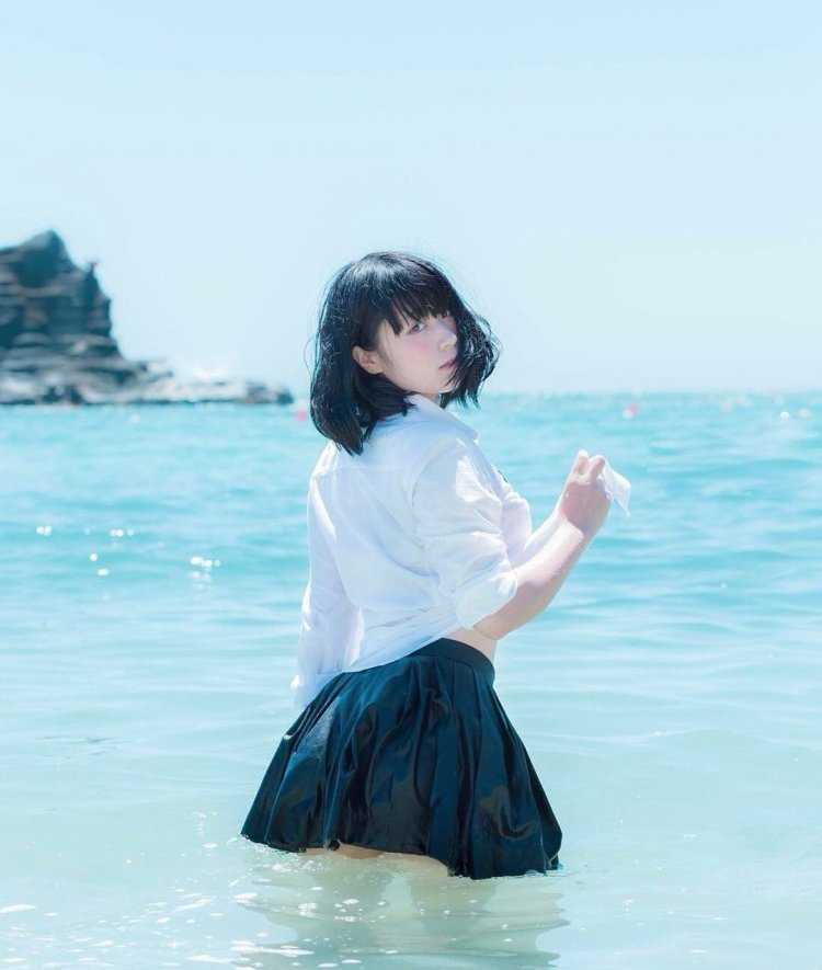 Японские девочки на море