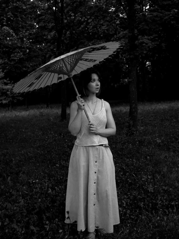 Японская девушка в костюме10