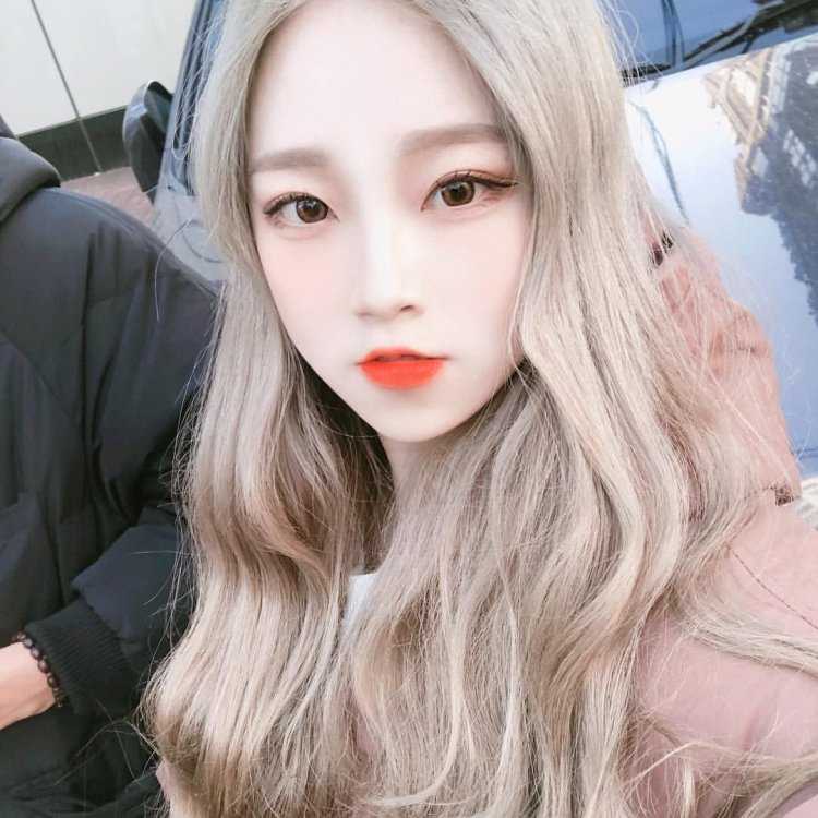 Ким Ольджан блондинка