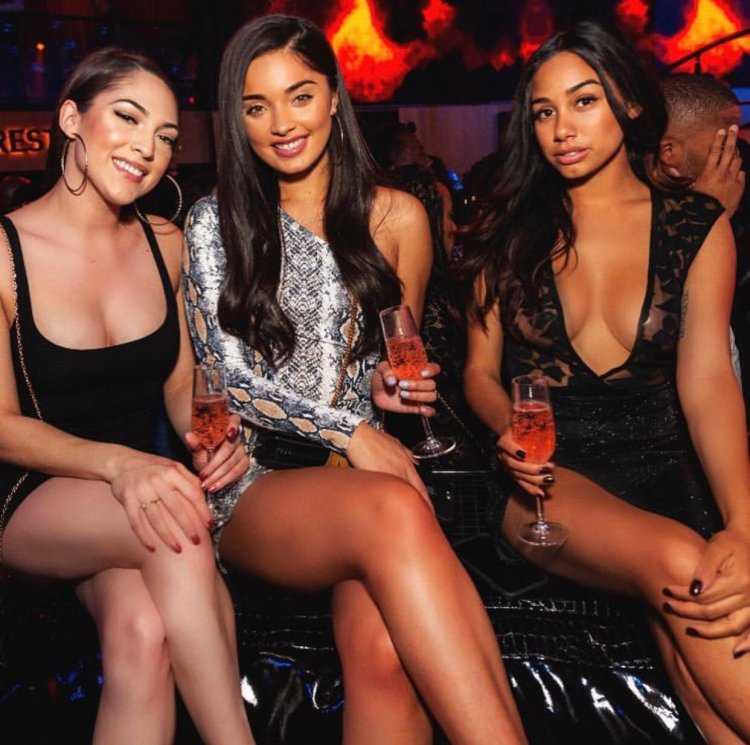 Испанские девушки в клубах