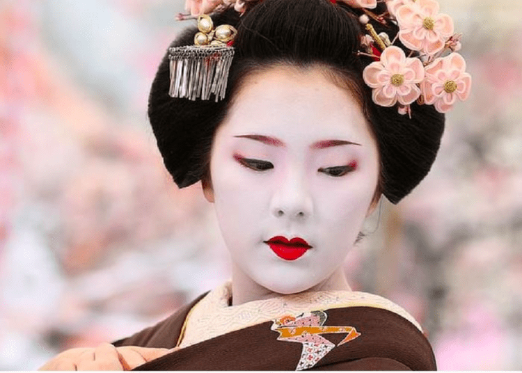Гейши в Японии макияж