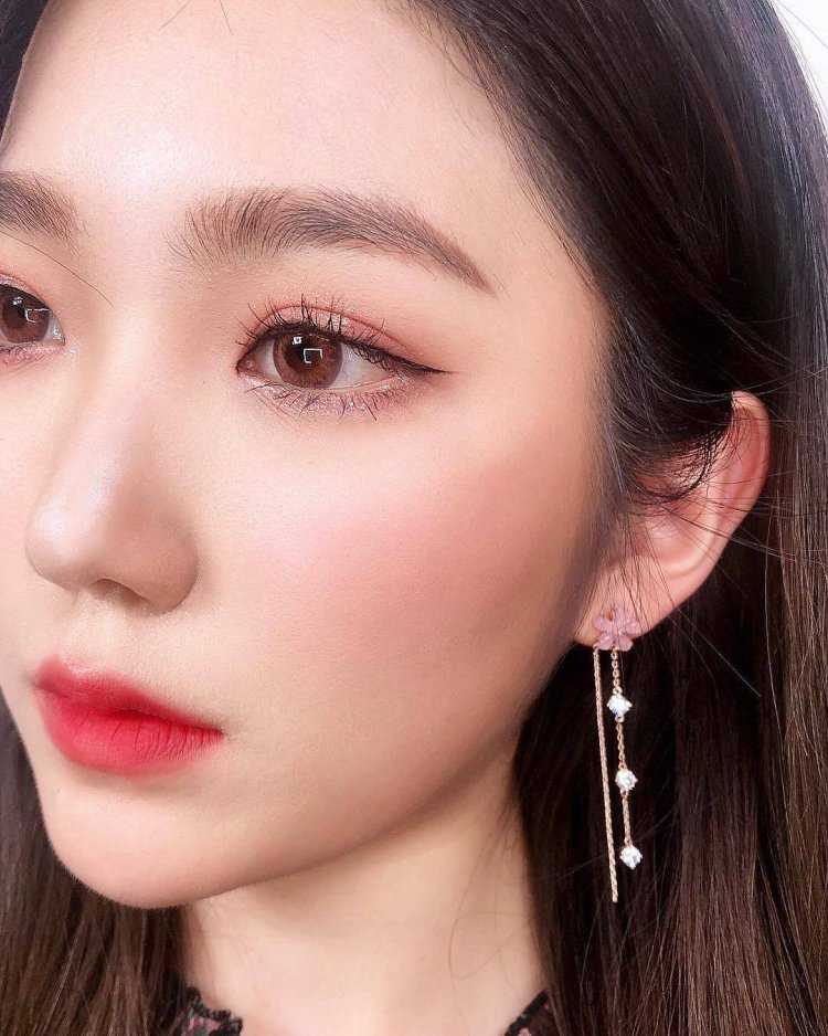 Корейский макияж глаз IU