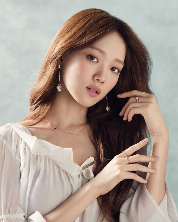 Lee Sung Kyung модель