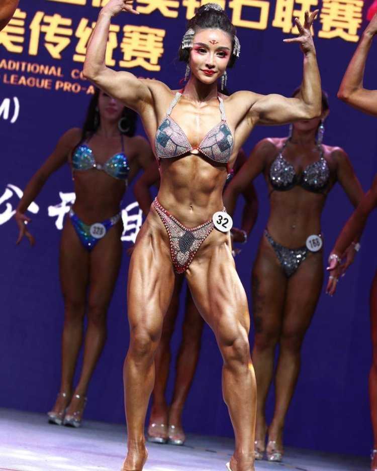 Ен ву Чжи мускулистая Барби