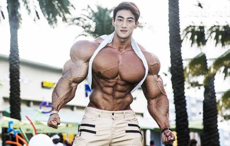 Медсестра-качок из Китая юань херонг