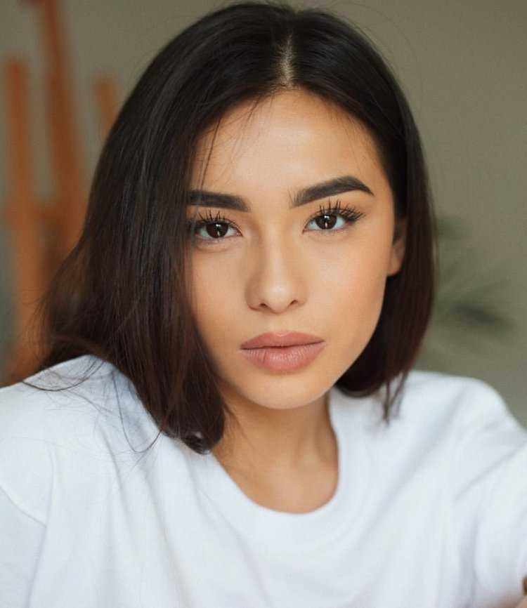 Айжан Асемова селфи