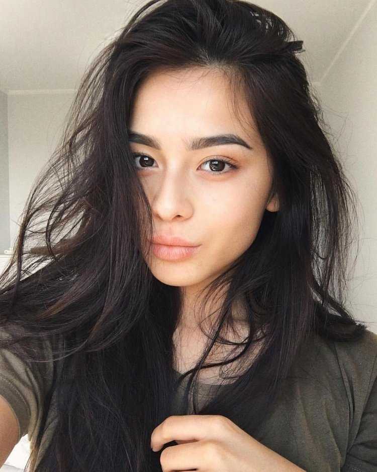 Айжан Асемова селфи