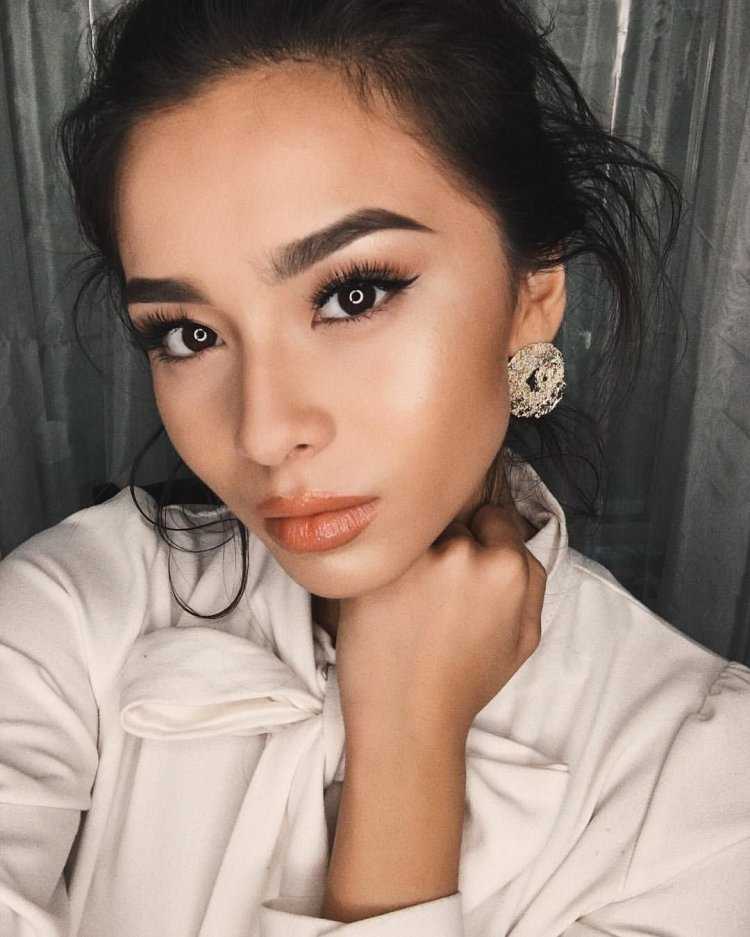 Диана Коркунова макияж