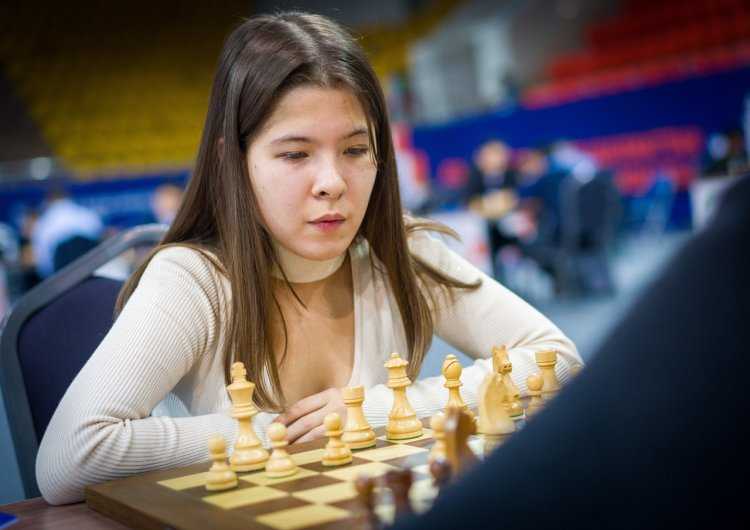 Китаянка шахматистка3