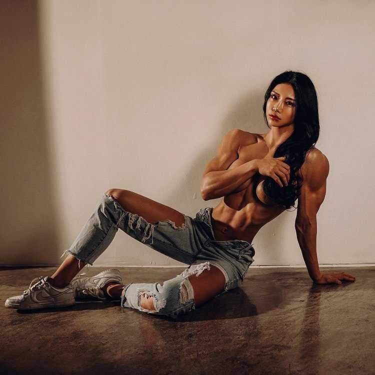 Кореянка фитнес тренер27