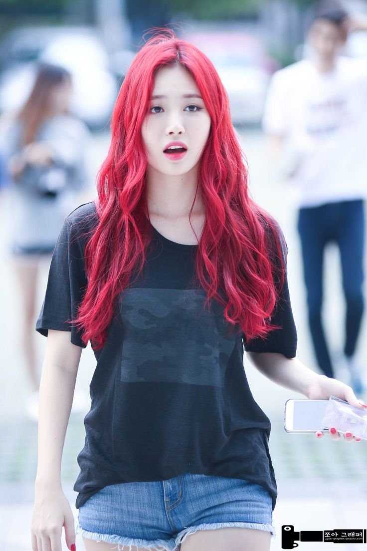 Kim Yura Red hair