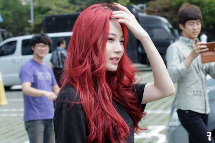 Китаец с красными волосами