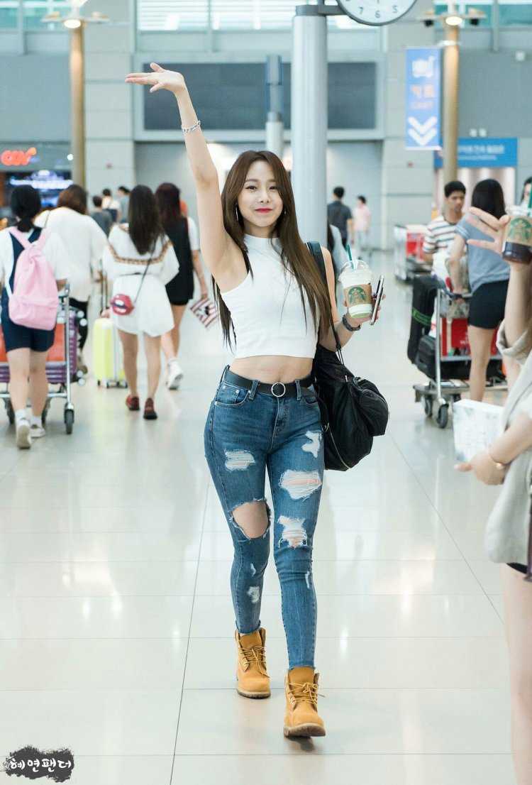 Красивые казашки в джинсах