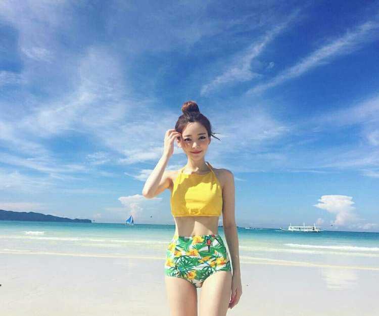 Kang Taeri на пляже