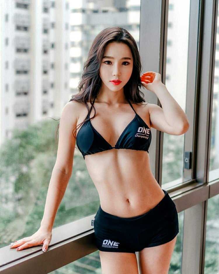 Lee Ji na hot