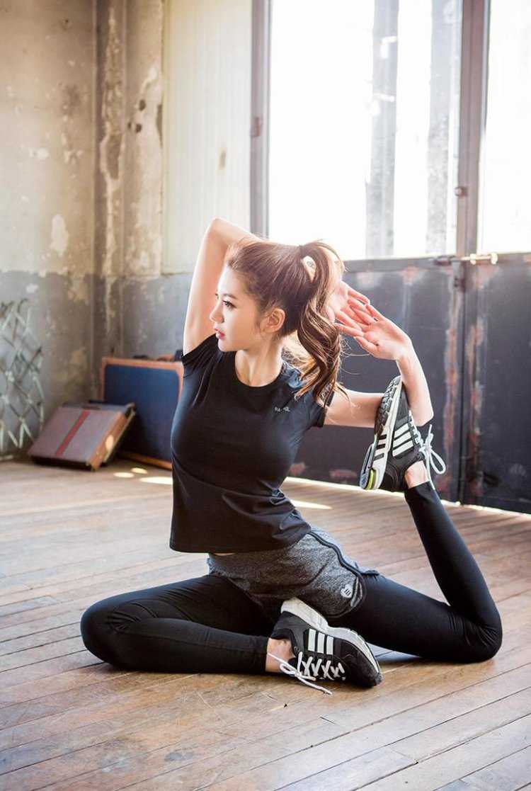 Кореянки в спортзале