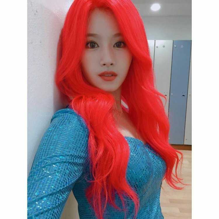 Sana twice Instagram 2019