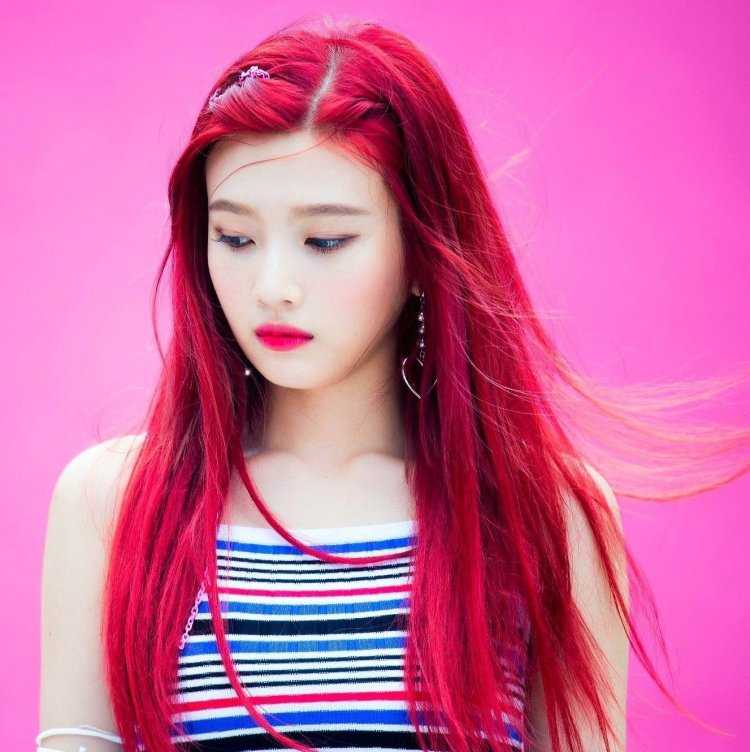 Джой ред вельвет короткие волосы