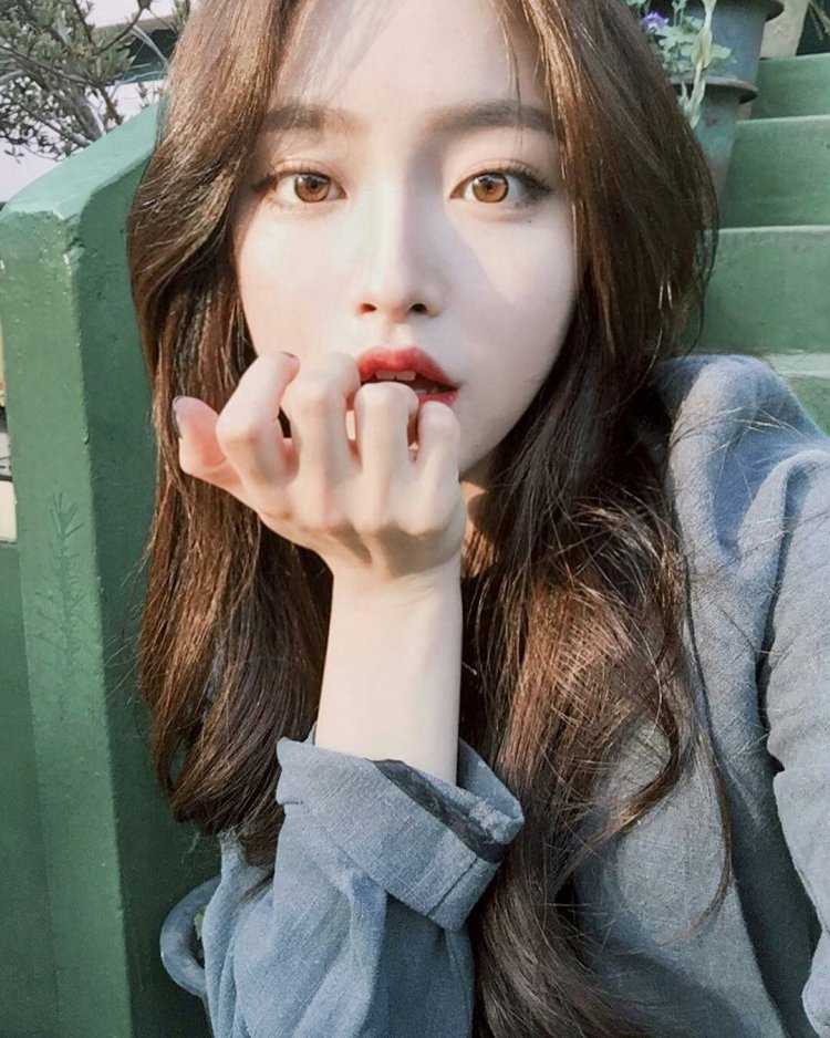 Кореянки Kim na Hee