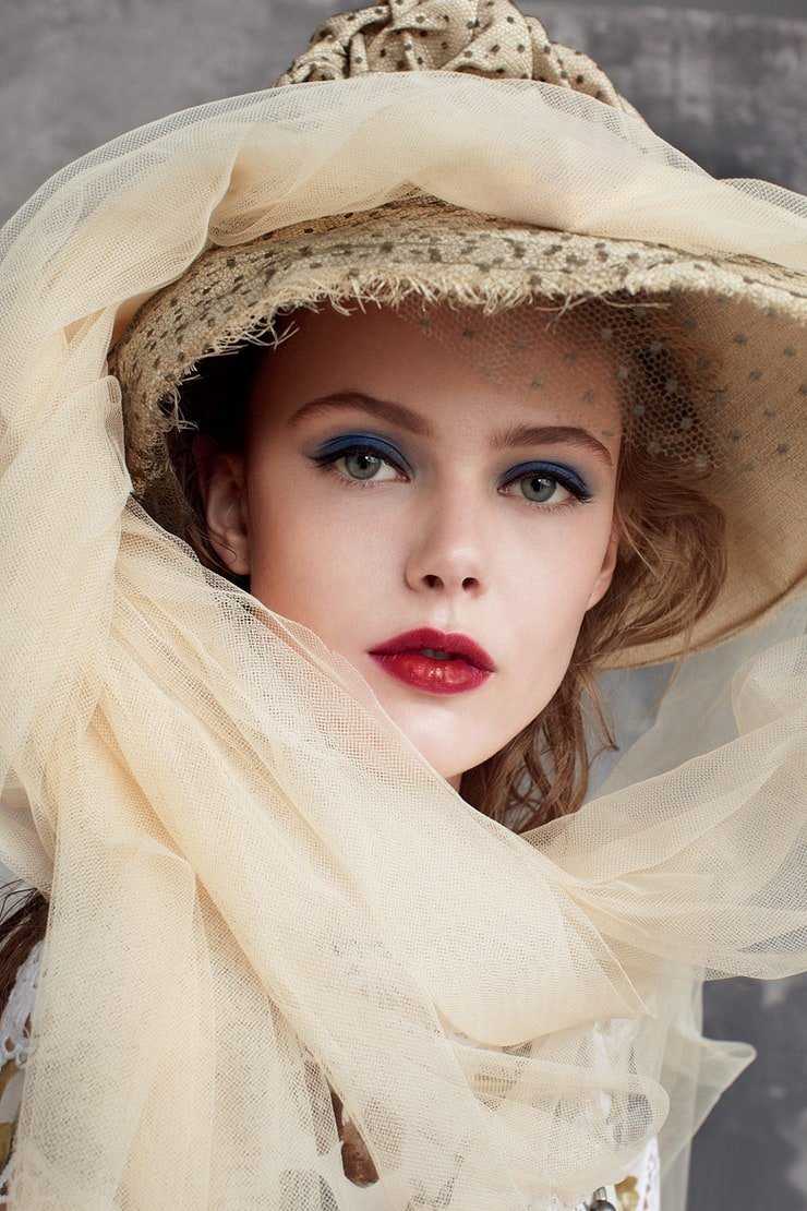 Женщина в шляпке