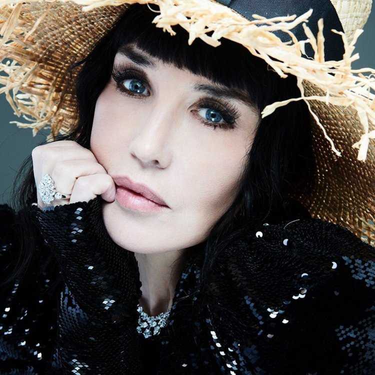 Паулин Хоарау модель