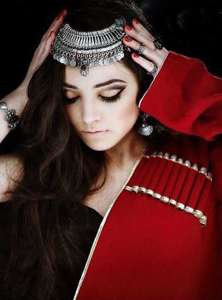 Армянский Тараз девушка