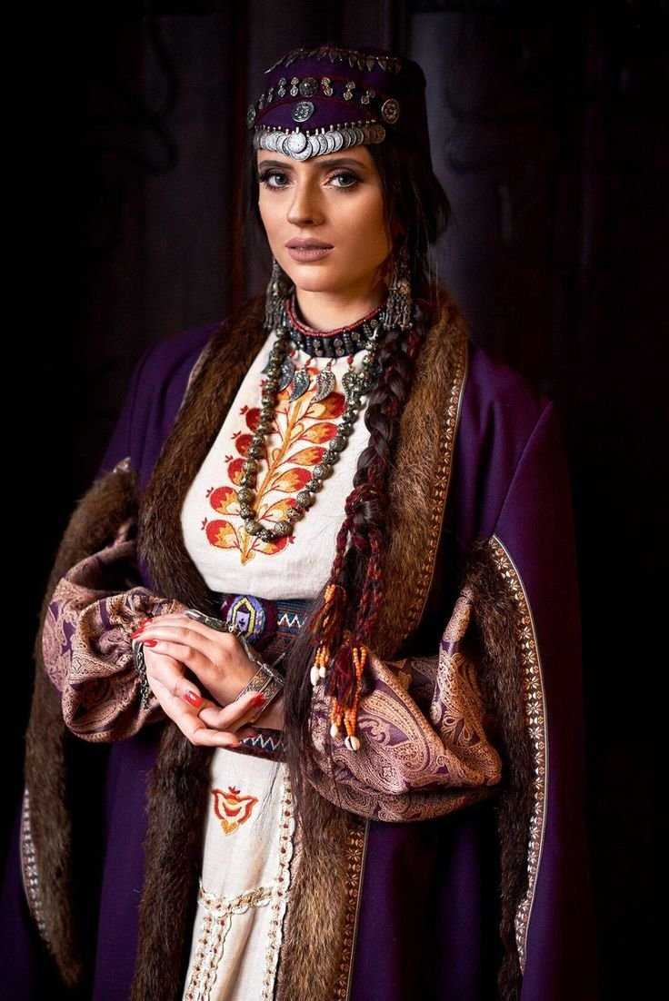 Юлия Зопунян