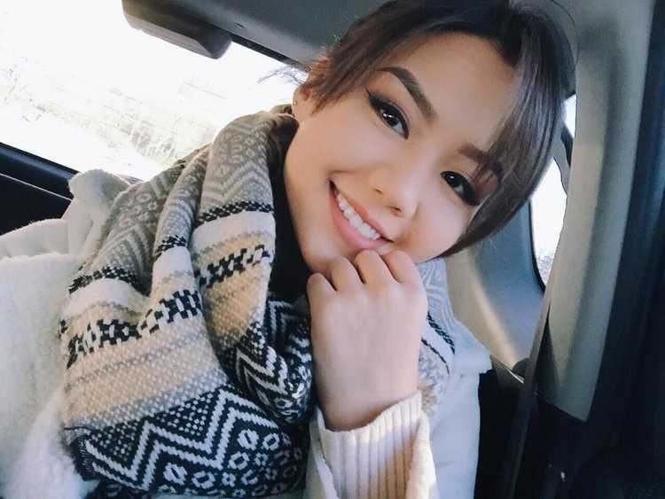 Азиатские девушки селфи