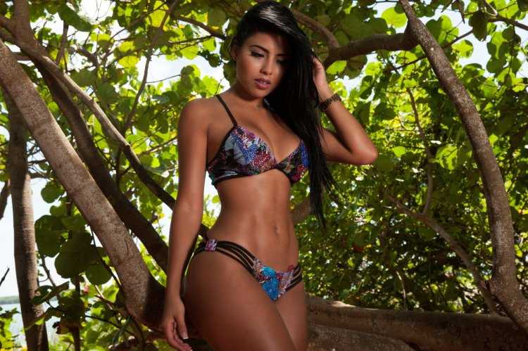 Marie Madore бикини