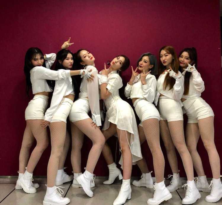 Корейские танцоры