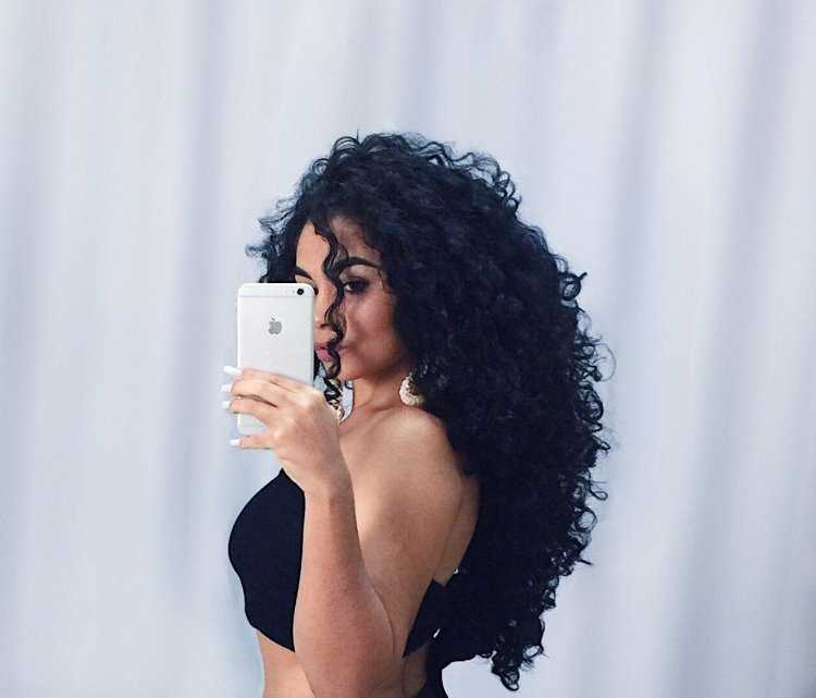 Кудрявые азербайджанки