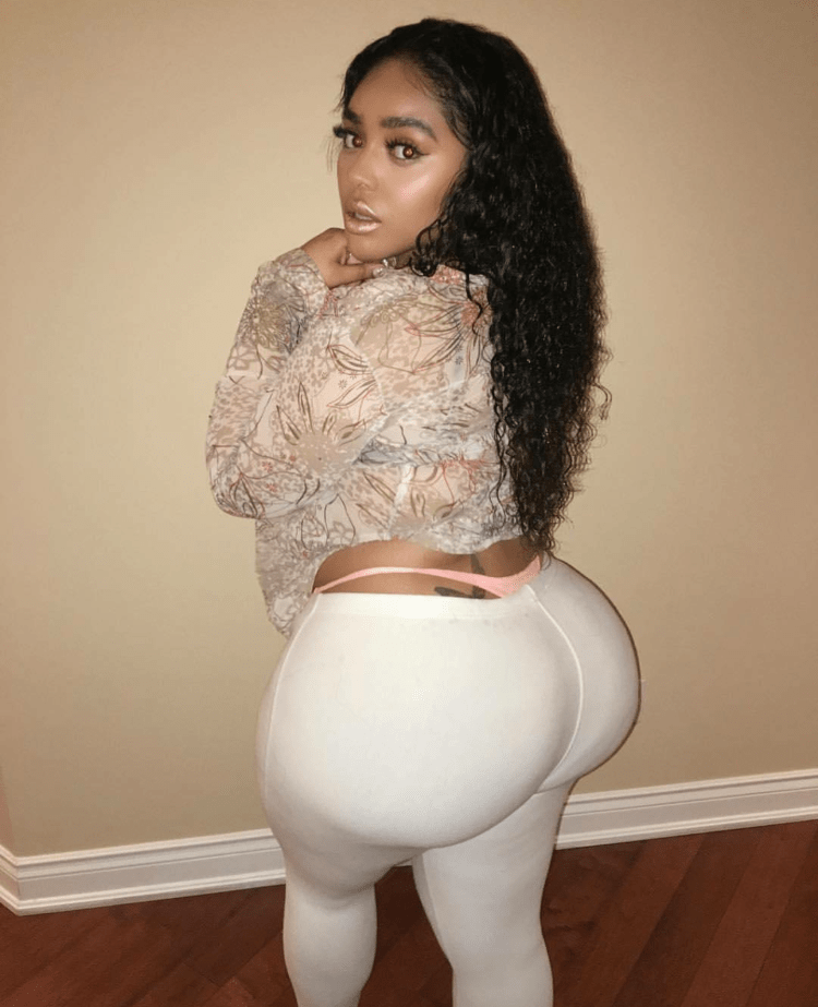 Booty большая