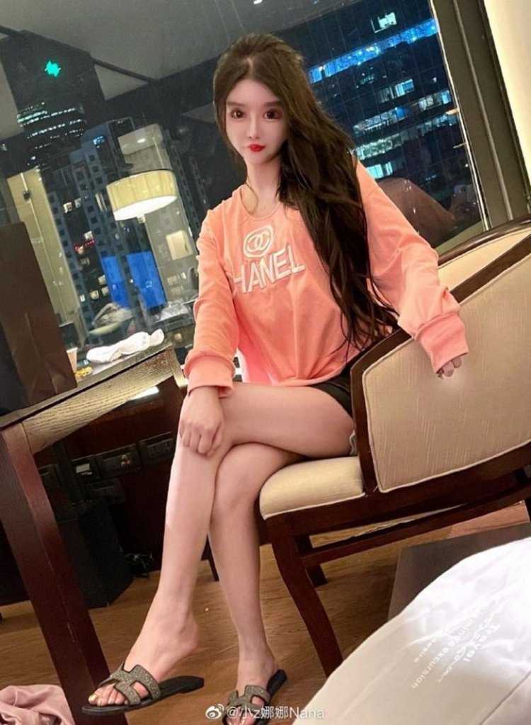 Китайская красавица Чжоу Чуна