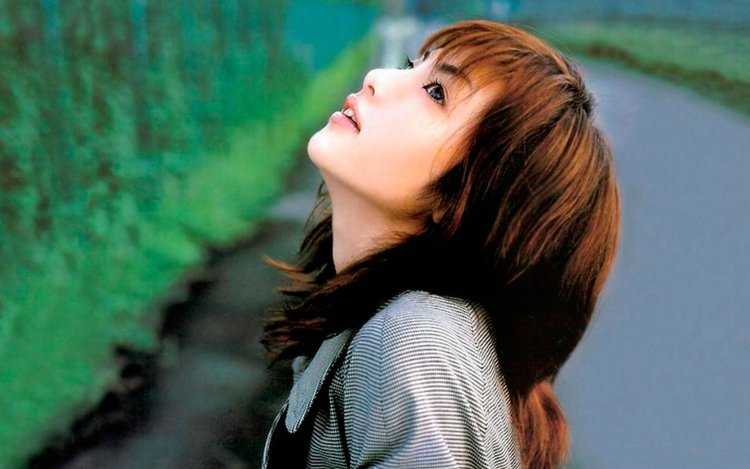 Японка в профиль