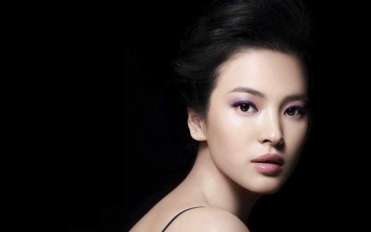 Красивое азиатское лицо