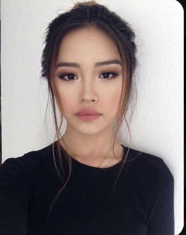 Айжан Асемова мейкап