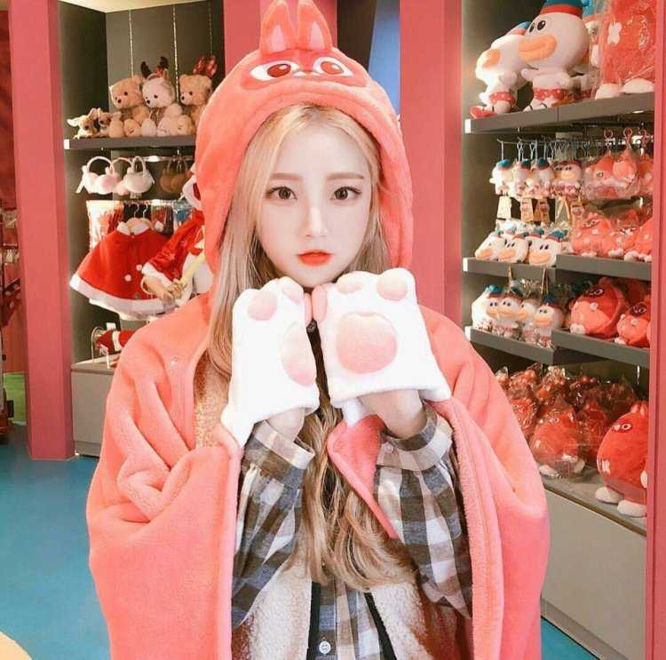 Корейские девочки в розовом