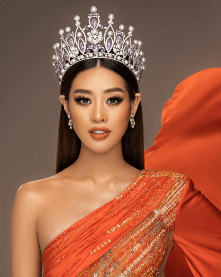 Miss Universe 2002 китаянка