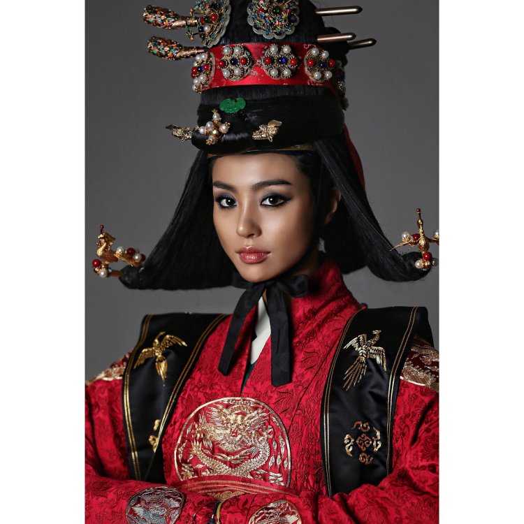 Помимо на корейском